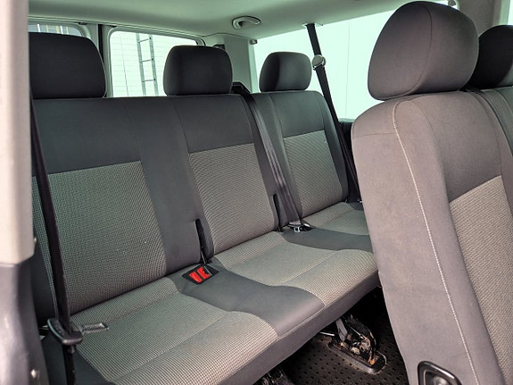 Volkswagen Caravelle 21 of 22