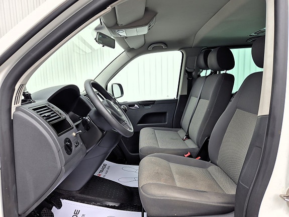 Volkswagen Caravelle 11 of 22