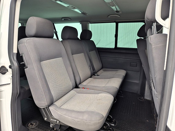 Volkswagen Caravelle 20 of 22