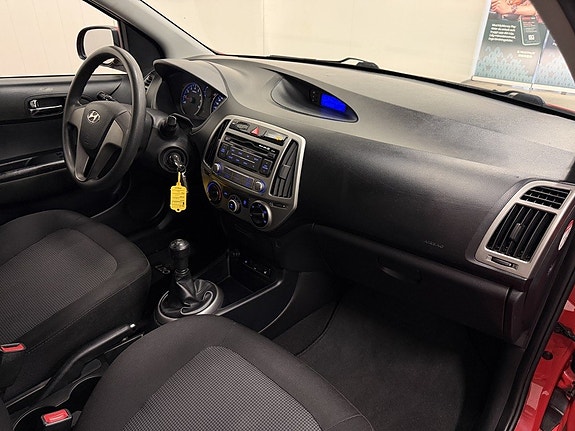 Hyundai i20 7 of 13