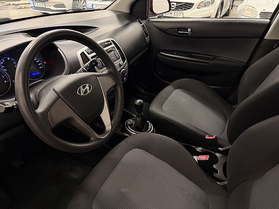 Hyundai i20 9 of 13