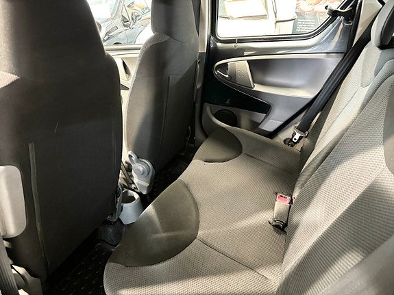 Toyota Aygo 8 of 11