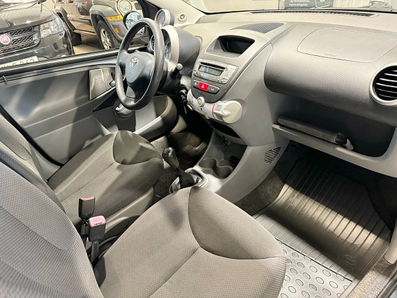 Toyota Aygo 9 of 11