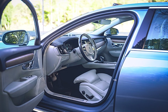 Volvo S90 14 of 30