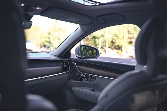 Volvo S90 30 of 30