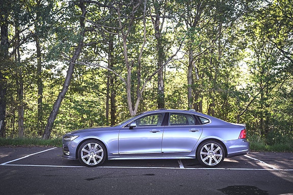 Volvo S90 2 of 30