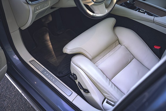 Volvo S90 18 of 30