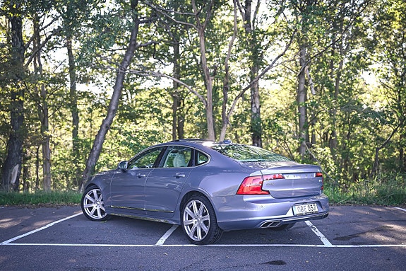 Volvo S90 3 of 30