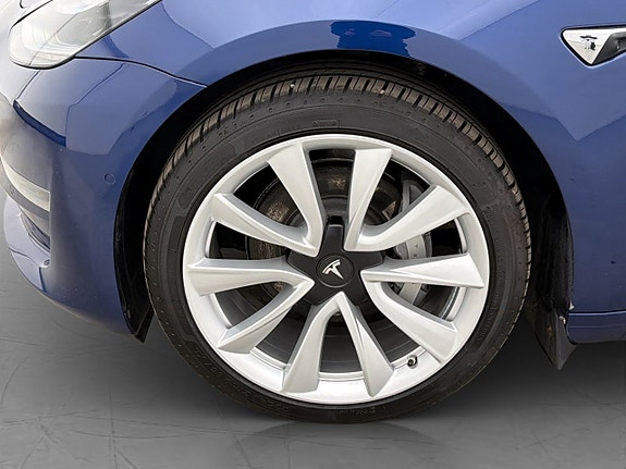 Tesla Model 3 26 of 30