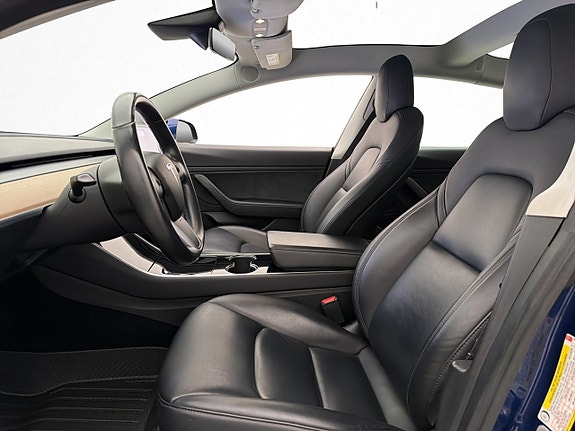 Tesla Model 3 11 of 30