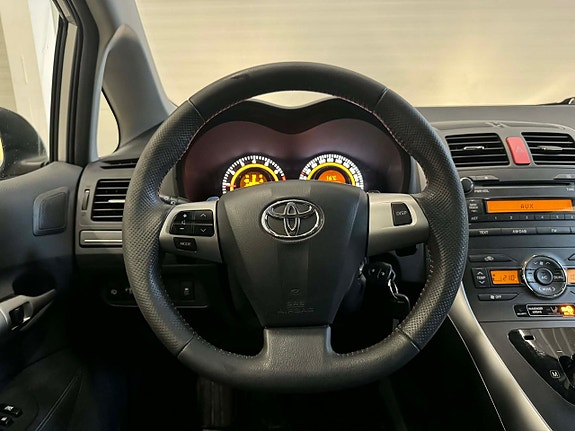 Toyota Auris 10 of 14