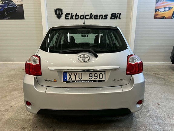 Toyota Auris 5 of 14