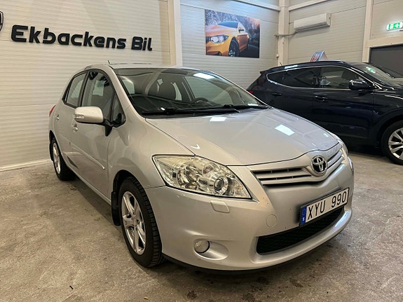 Toyota Auris 2 of 14