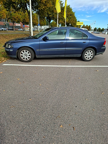 Volvo S60 3 of 3