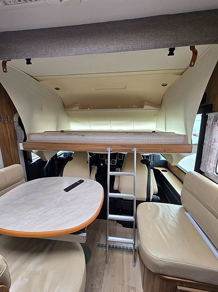 Pilote EXPLORATEUR G742. FIAT 3.0L AUT. ALDE. ENKELSÄNGAR 21 of 23
