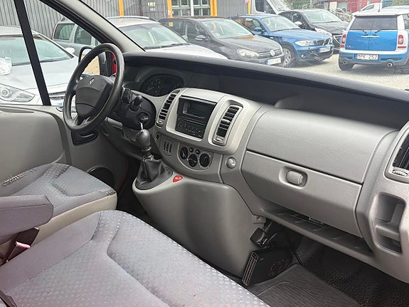 Renault Trafic 8 of 8