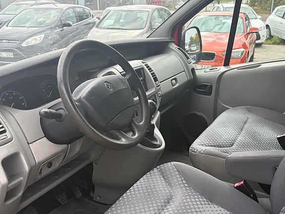 Renault Trafic 7 of 8