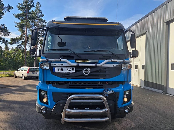 VOLVO FMX 6X2 TIPP&KRAN 3 of 9