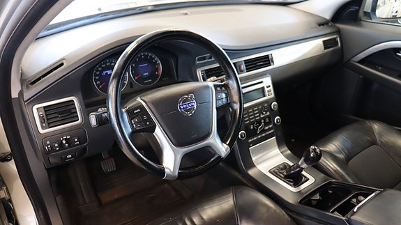 Volvo V70 13 of 16