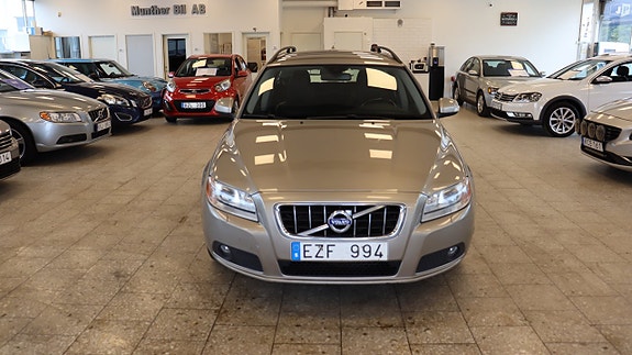 Volvo V70 7 of 16