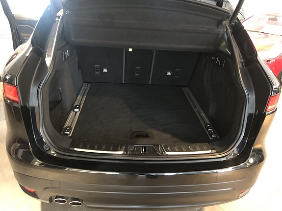 Jaguar F-PACE 8 of 12