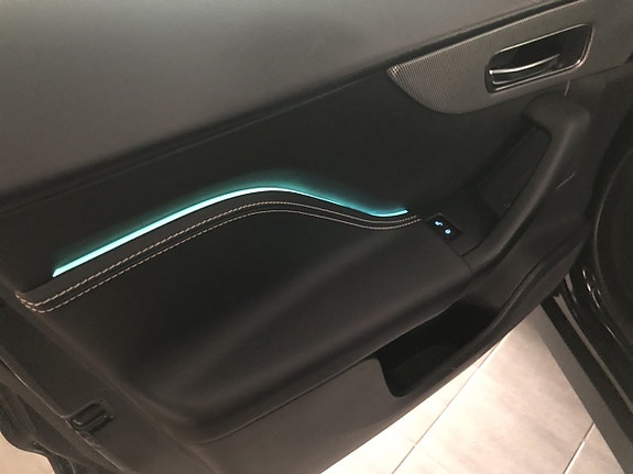 Jaguar F-PACE 12 of 12