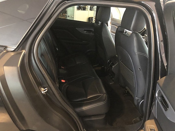 Jaguar F-PACE 9 of 12