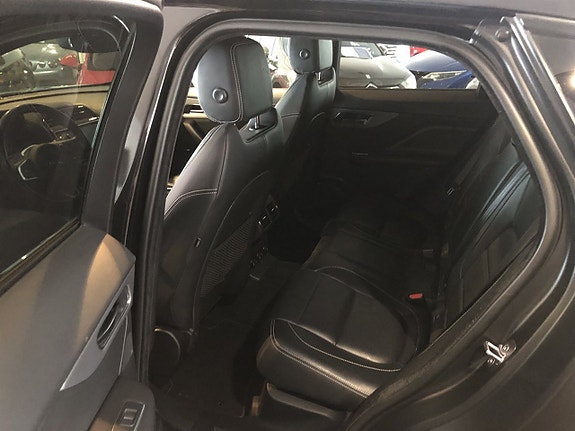 Jaguar F-PACE 7 of 12