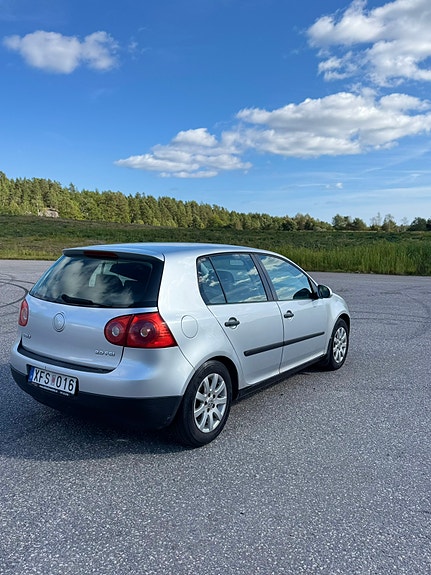 Volkswagen Golf V 4 of 7