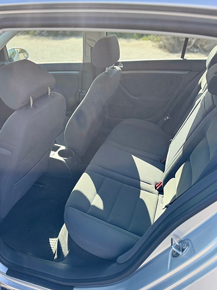 Volkswagen Golf V 5 of 7