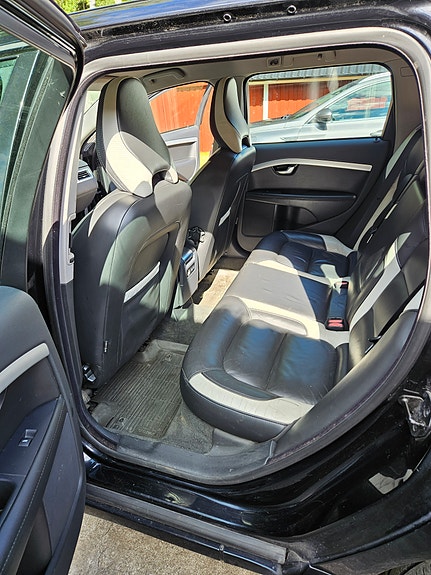 Volvo V70 6 of 8
