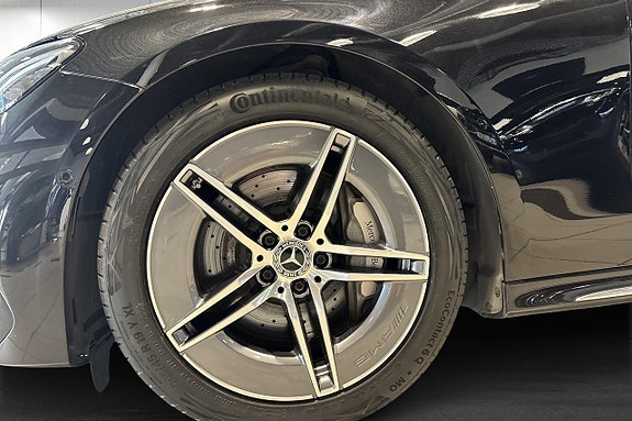 Mercedes-Benz E300 6 of 12