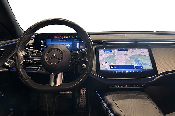 Mercedes-Benz E300 9 of 12