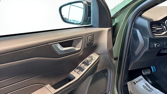 Ford Kuga 11 of 12