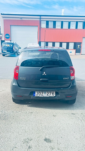 Mitsubishi Colt 4 of 14