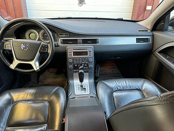 Volvo XC70 7 of 9