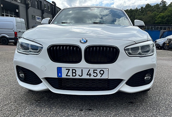 BMW 118i 5 of 11