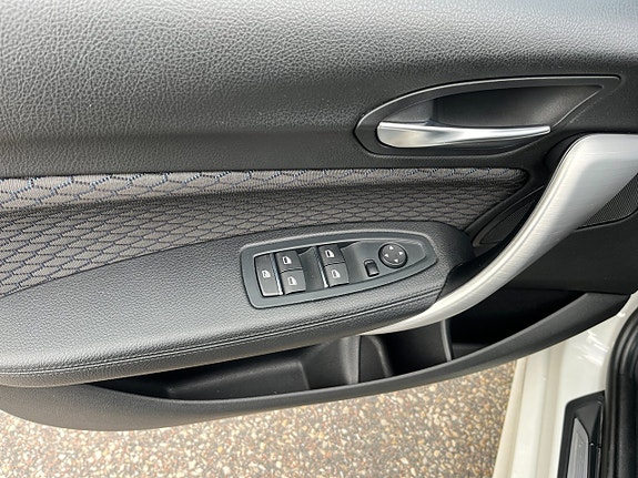 BMW 118i 9 of 11