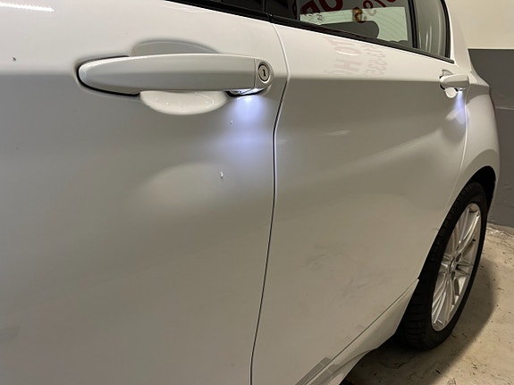 BMW 118i 7 of 11