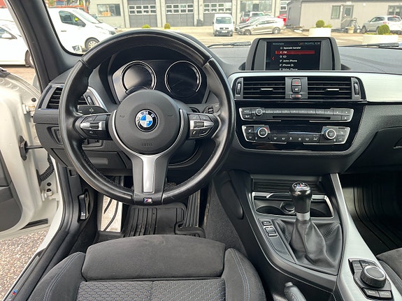 BMW 118i 8 of 11