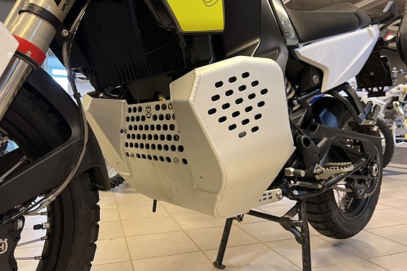 Husqvarna Norden 901 Expedition *Demo 92mil* 9 of 14