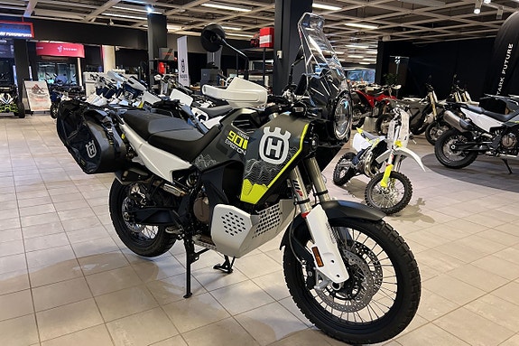 Husqvarna Norden 901 Expedition *Demo 92mil* 2 of 14