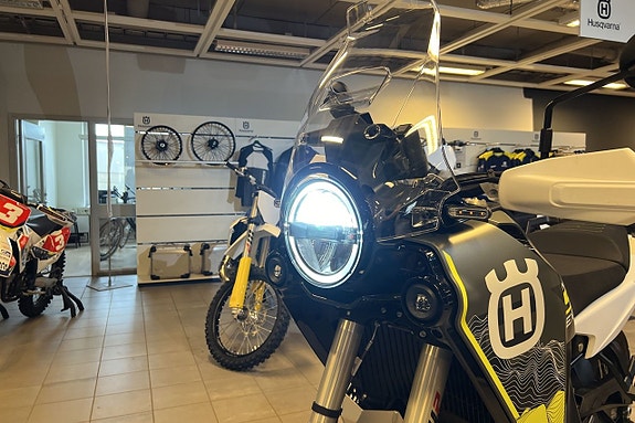 Husqvarna Norden 901 Expedition *Demo 92mil* 8 of 14