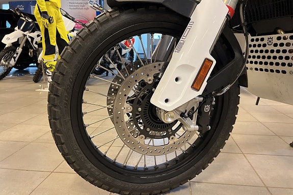 Husqvarna Norden 901 Expedition *Demo 92mil* 10 of 14
