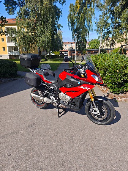 BMW S 1000 XR 2 of 2