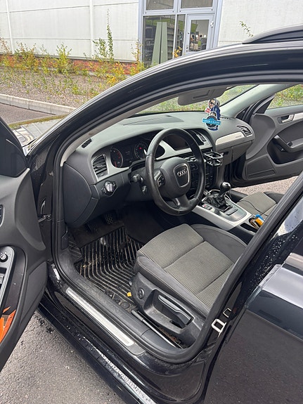 Audi A4 9 of 12