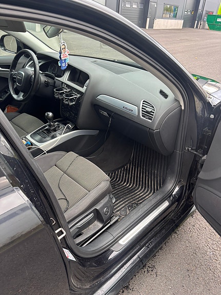 Audi A4 6 of 12