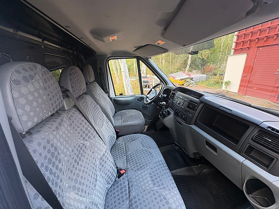 Ford Transit 10 of 11