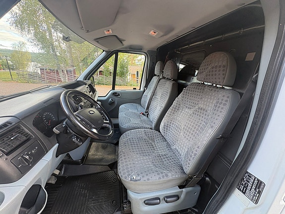Ford Transit 9 of 11