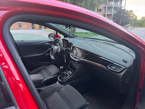 Opel Astra 8 of 12